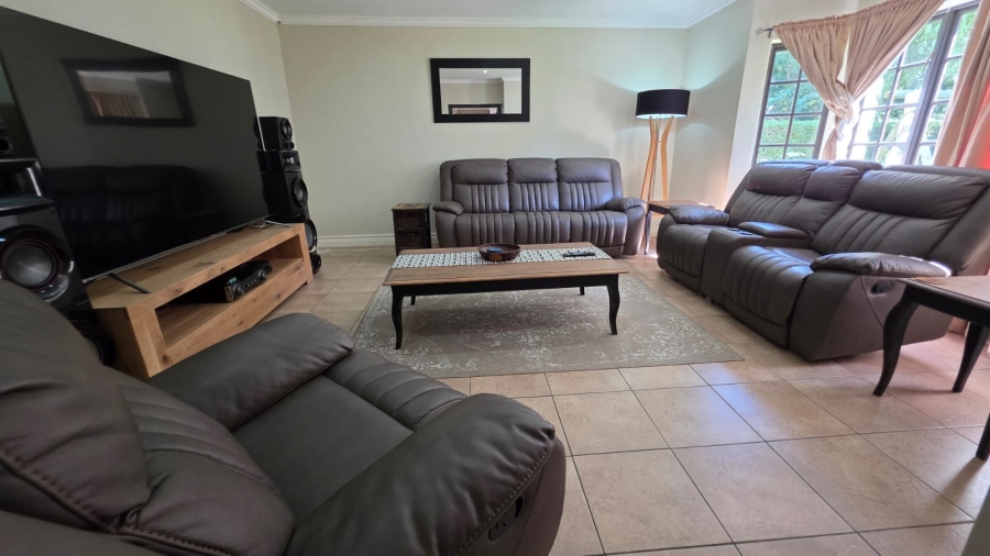 4 Bedroom Property for Sale in Heatherlands Western Cape